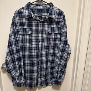 Faded Glory Button-Up Plaid Flannel Shirt in Navy and White